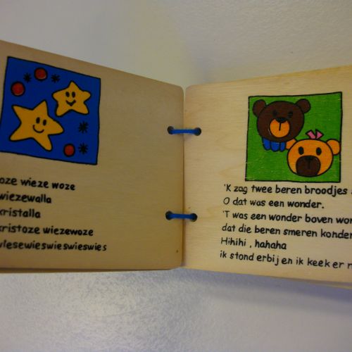 Houten babyboekje Houten babyboekje