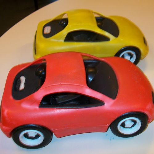Oplegger met 2 speelauto's Oplegger met 2 speelauto's