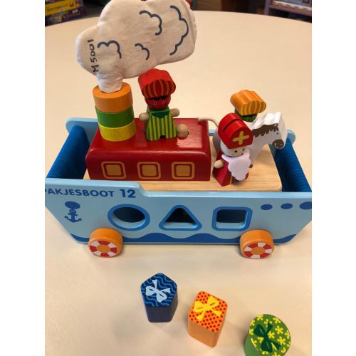Sinterklaas Pakjesboot (hout)/NIET RESERVEERBAAR Sinterklaas Pakjesboot (hout)/NIET RESERVEERBAAR